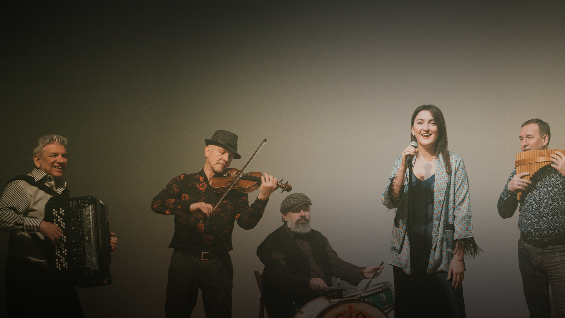 Musique Café: music born of stage and cinema