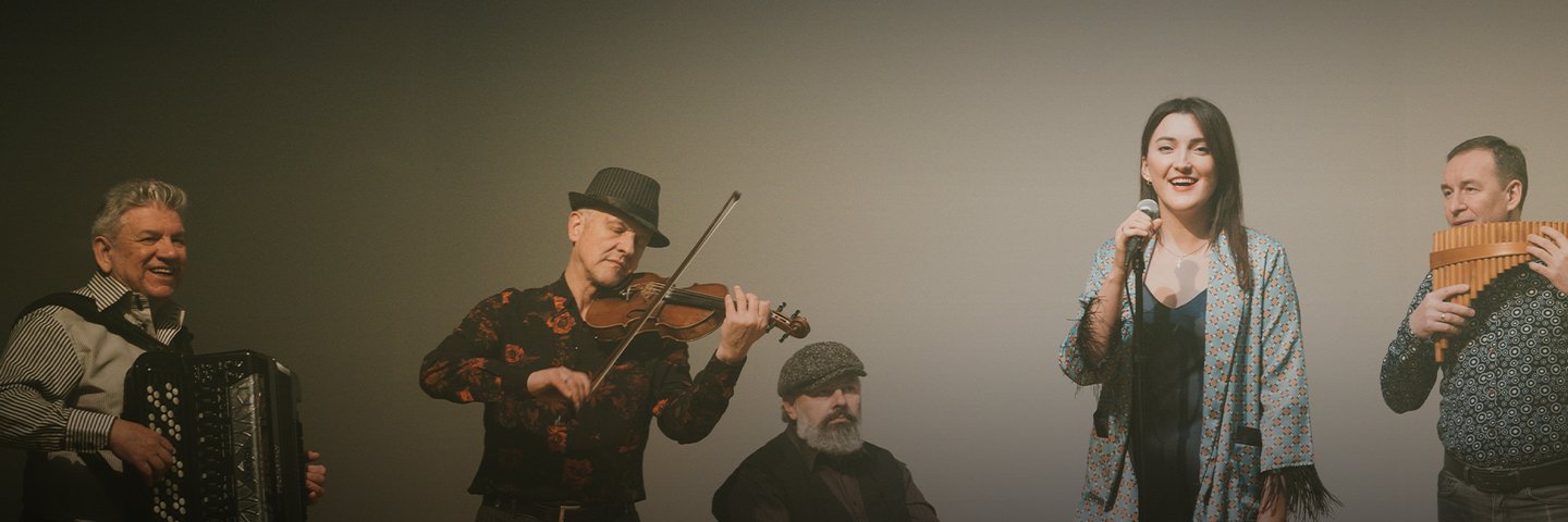 Musique Café: Музика народжена сценою і кіно